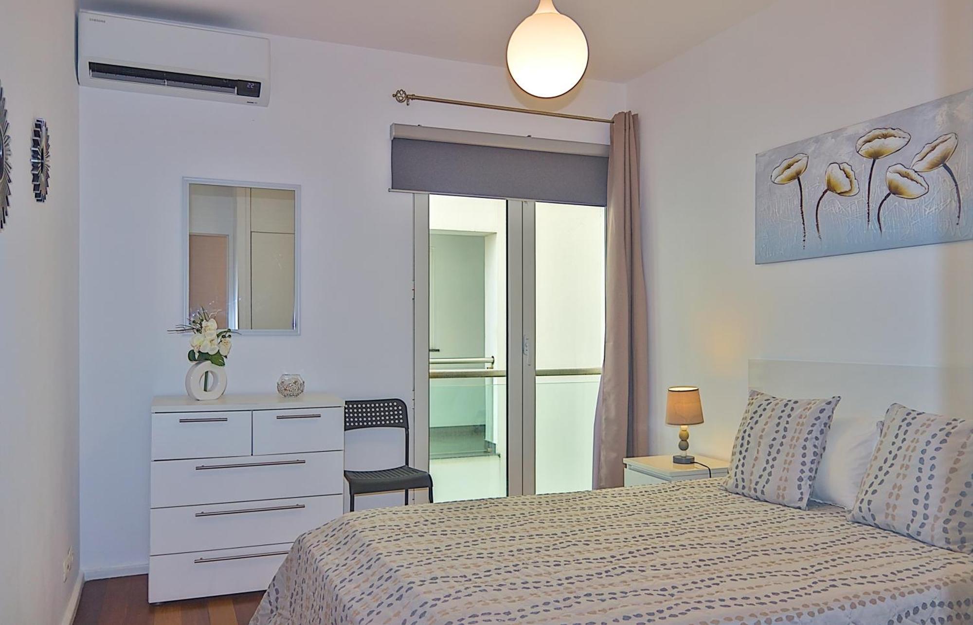 Downtown Praia Da Vitoria Al Room photo