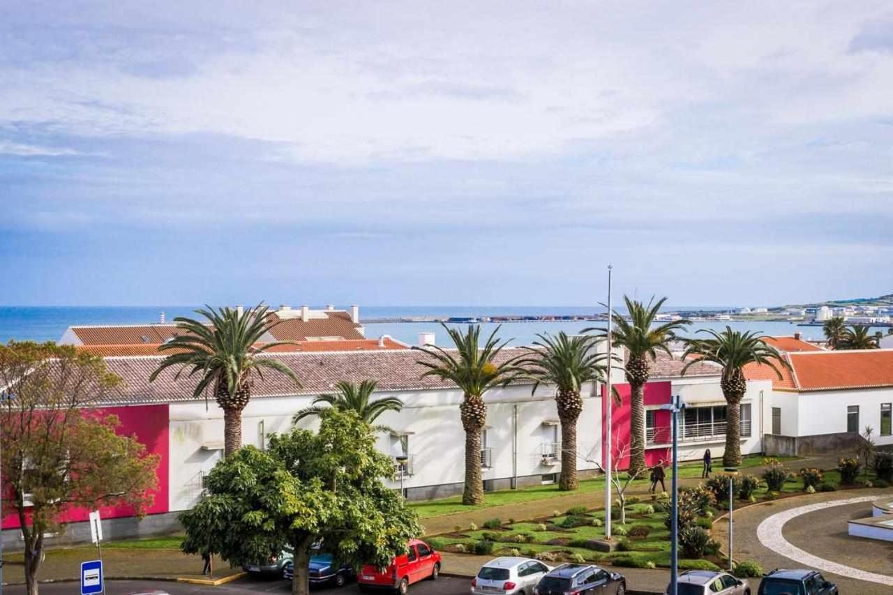 Downtown Praia Da Vitoria Al Exterior photo