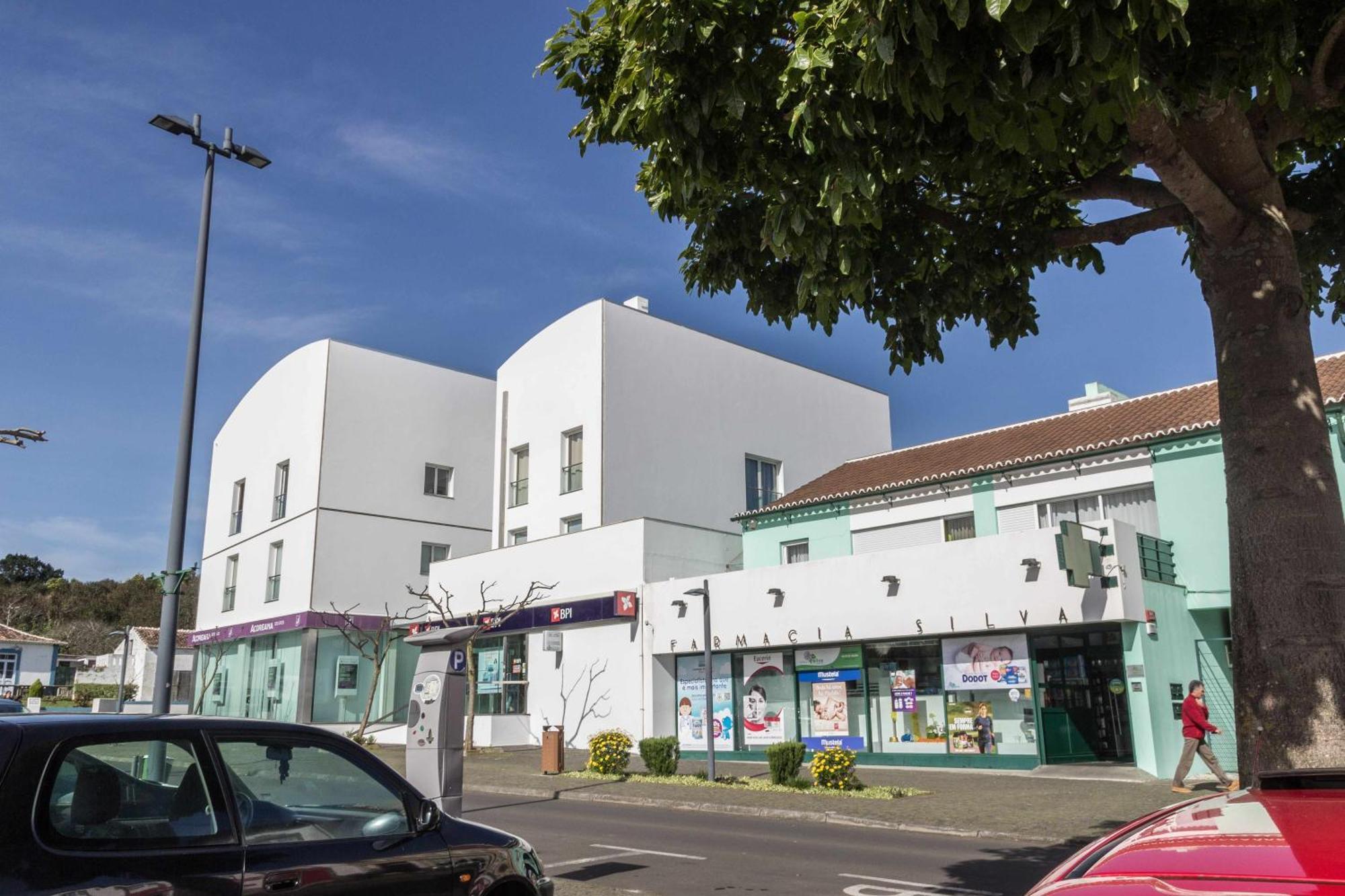 Downtown Praia Da Vitoria Al Exterior photo